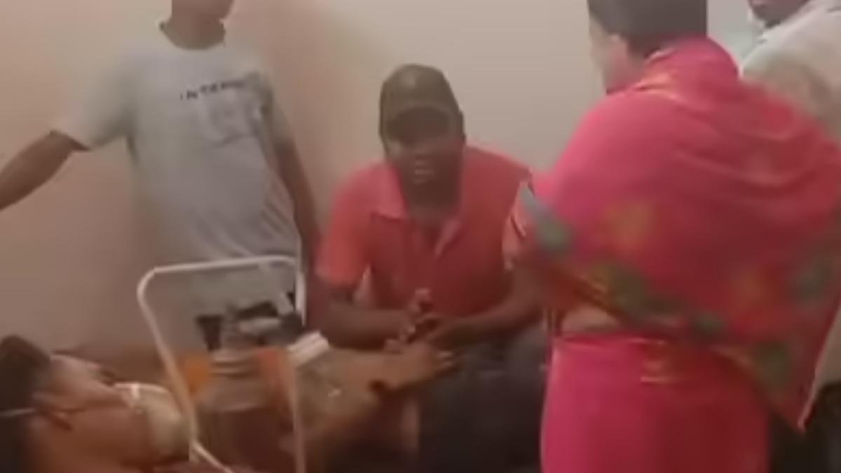 6名工人因吸入有毒氣體集體身亡，另有1人重傷送醫。(圖/翻攝自THE TIMES OF INDIA)