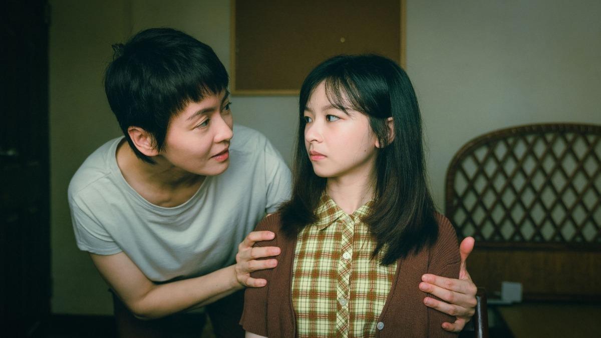 全球首部伊藤潤二原創改編影集《聰明鎮（第1-2集）》由香港女星梁詠琪，以及金馬新人陳姸霏主演。（圖／北影提供）
