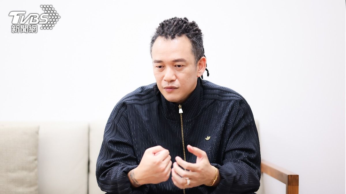 阿BEN不放棄熱愛的音樂。(圖/張哲鳴攝)