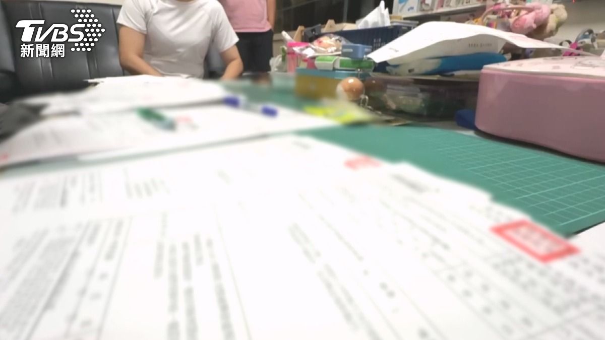 鄰居裝10支監視器,1年狂檢舉56張罰單。(圖/TVBS)