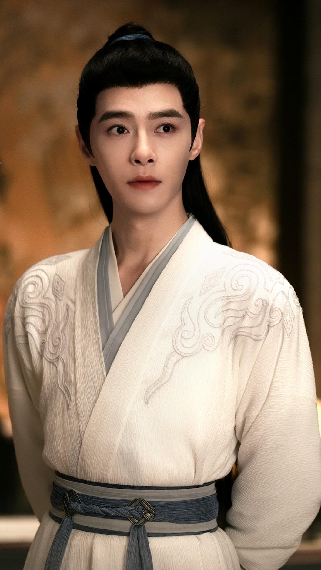 方逸倫痛失在母親心中「天下第一帥」的地位。(圖/Disney+提供)