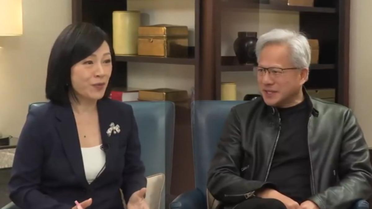黃仁勳接受新加坡媒體專訪,分享受邀搭乘空軍一號前往北京的幕後。(圖/新加坡亞洲新聞台)