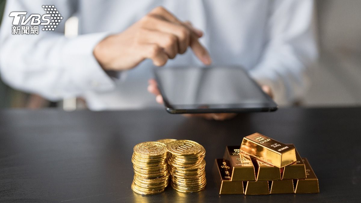 黃金價格26日下跌逾1%。（示意圖／達志影像shutterstock）