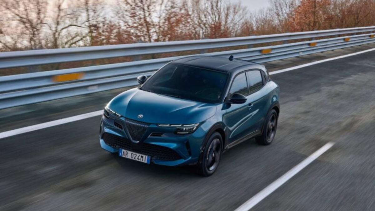 Alfa Romeo Junior搭載Level 2駕駛輔助系統。(圖/Alfa Romeo提供)