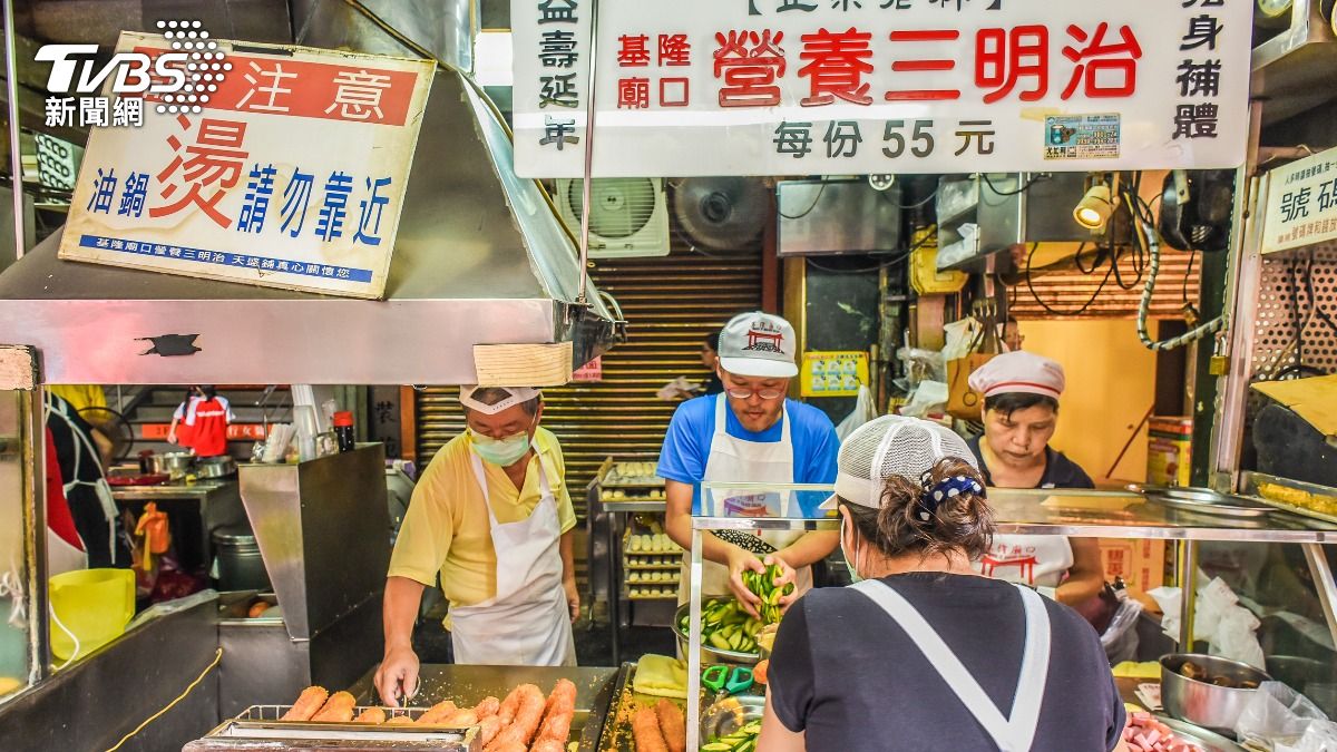 營養三明治其實發跡於基隆廟口夜市。(示意圖/shutterstock達志影像)
