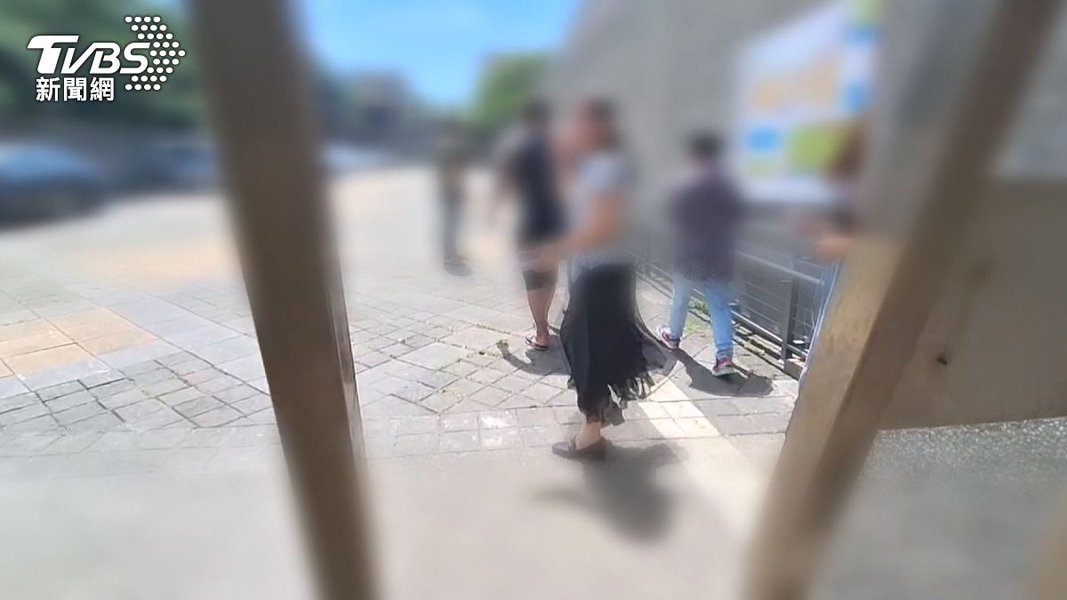 台中國一生控師長期霸凌!言語羞辱致自傷,家長激動衝校對質。(圖/TVBS)