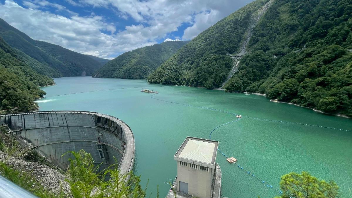 大甲溪光明抽蓄水力發電計畫是以既有德基、谷關水庫作為上下池，利用水位落差進行循環發電。圖為德基水庫。（圖／台電提供）