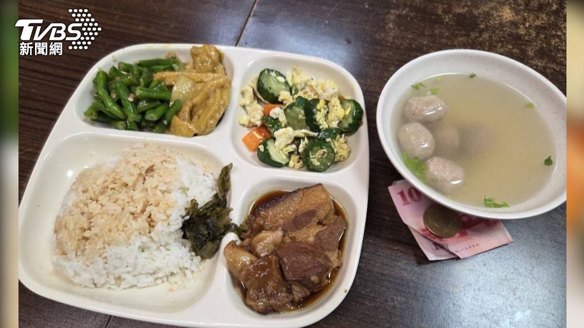 男點爌肉飯「一口沒吃」丟150元走人!店家調監視器傻了。(圖/TVBS)