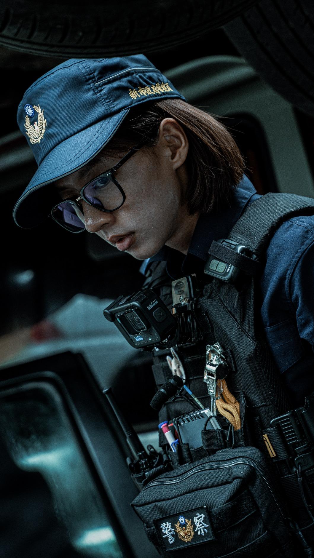 《狀況》入選2026韓國富川國際奇幻影展,陳妤在片中除了飾演警察,也擔綱攝影。(圖/影委會提供)