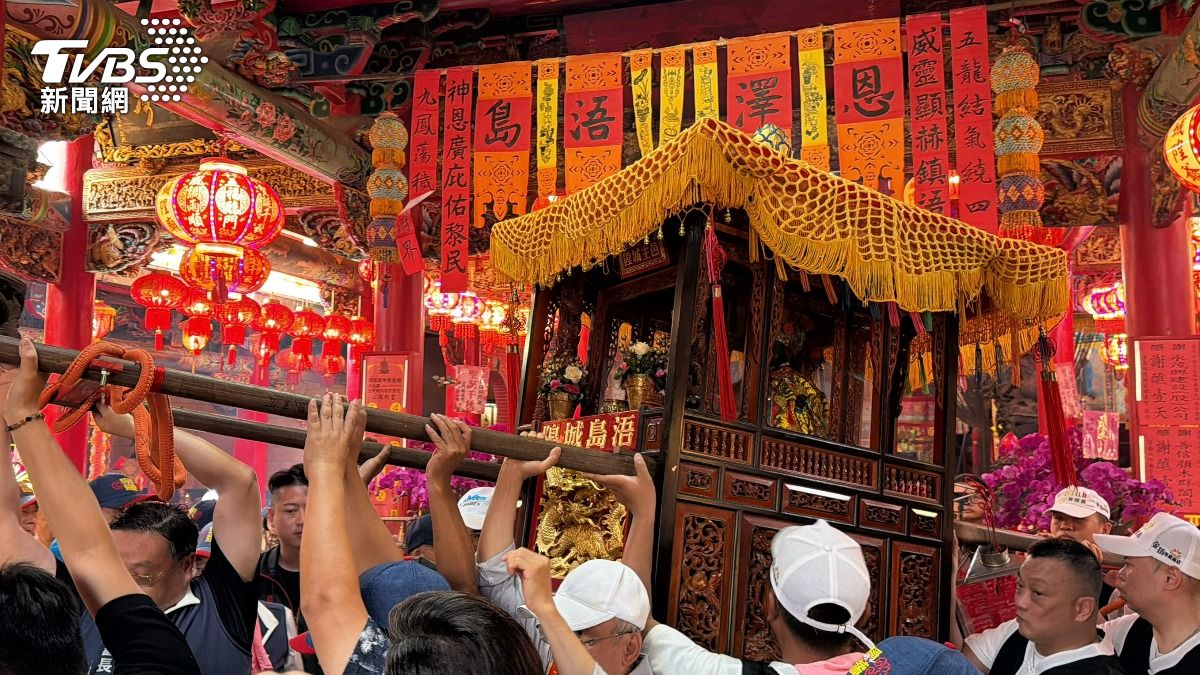 後浦小鎮擠滿人潮!金門最大宗教盛事 3千人迎城隍熱鬧登場