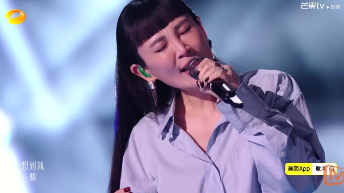 魏如萱坦言表演期間唱錯歌詞,但很喜歡這個瑕疵。(圖/翻攝自YouTube)
