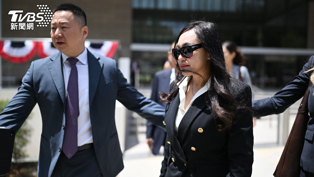 加州阿凱迪亞市前市長王愛琳（圖右）承認非法充當中國政府代理人。（圖／達志影像美聯社）