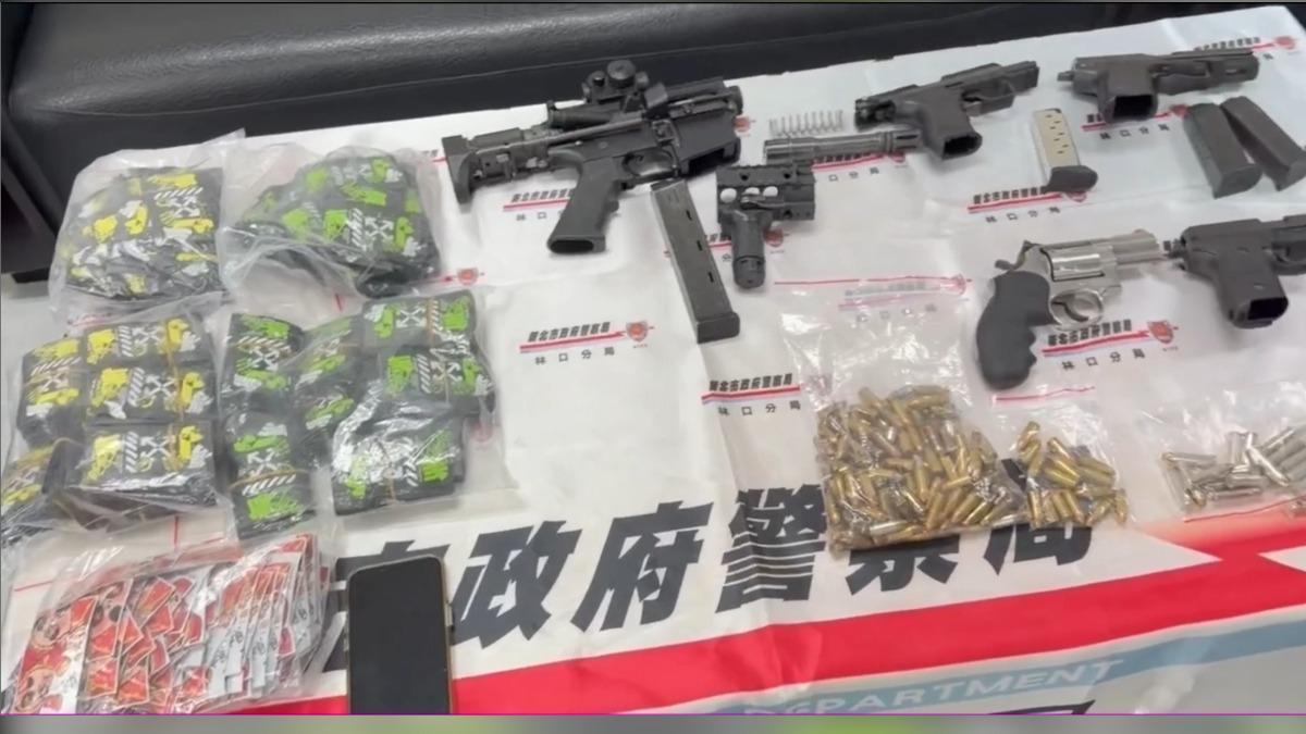 嫌犯將槍枝毒品藏在5輛機車內。(圖/警方提供)