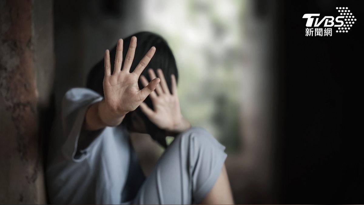 婦產科名醫爆性侵!邀女網友看電影硬上 重摔下樓又被推進房間