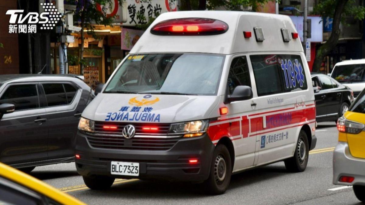 快訊/汐止住家傳出異味!警消破門55歲男已明顯死亡