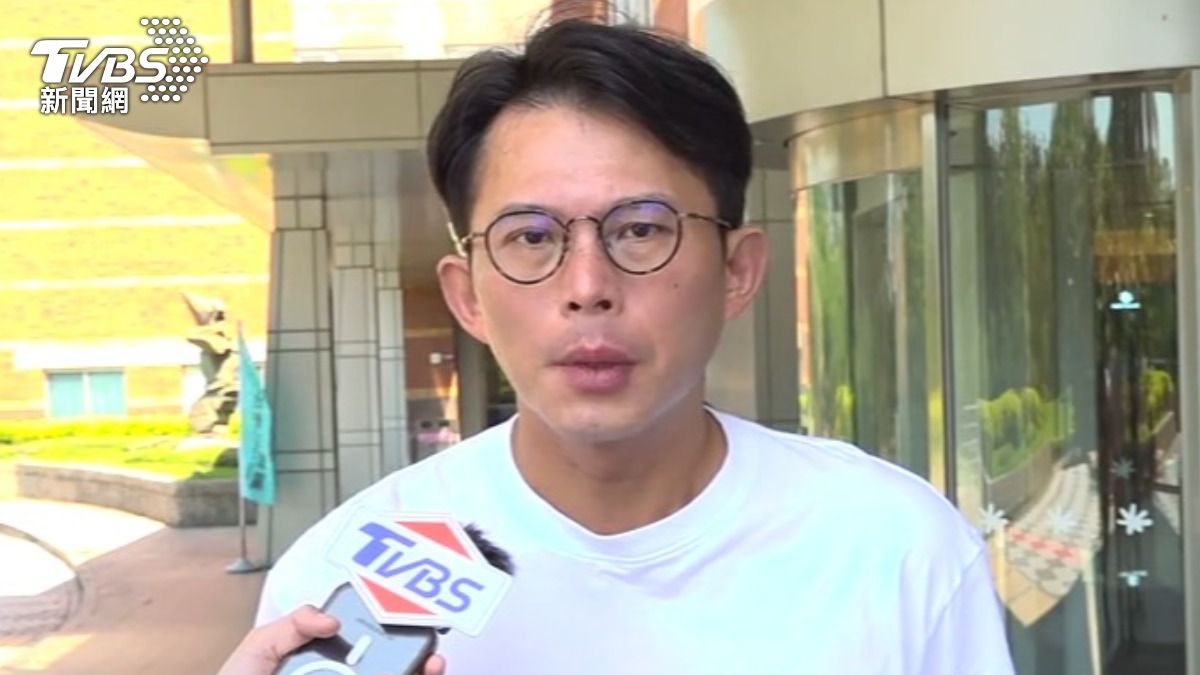 針對竹北市長選戰,黃國昌透露已向國民黨明確表達盼由邱臣遠代表在野出戰。(圖/TVBS)