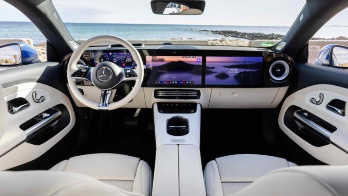 CLA 250+提供10.25吋數位儀表、14吋中央觸控螢幕、副駕駛座14吋觸控螢幕。(圖/Mercedes-Benz提供)