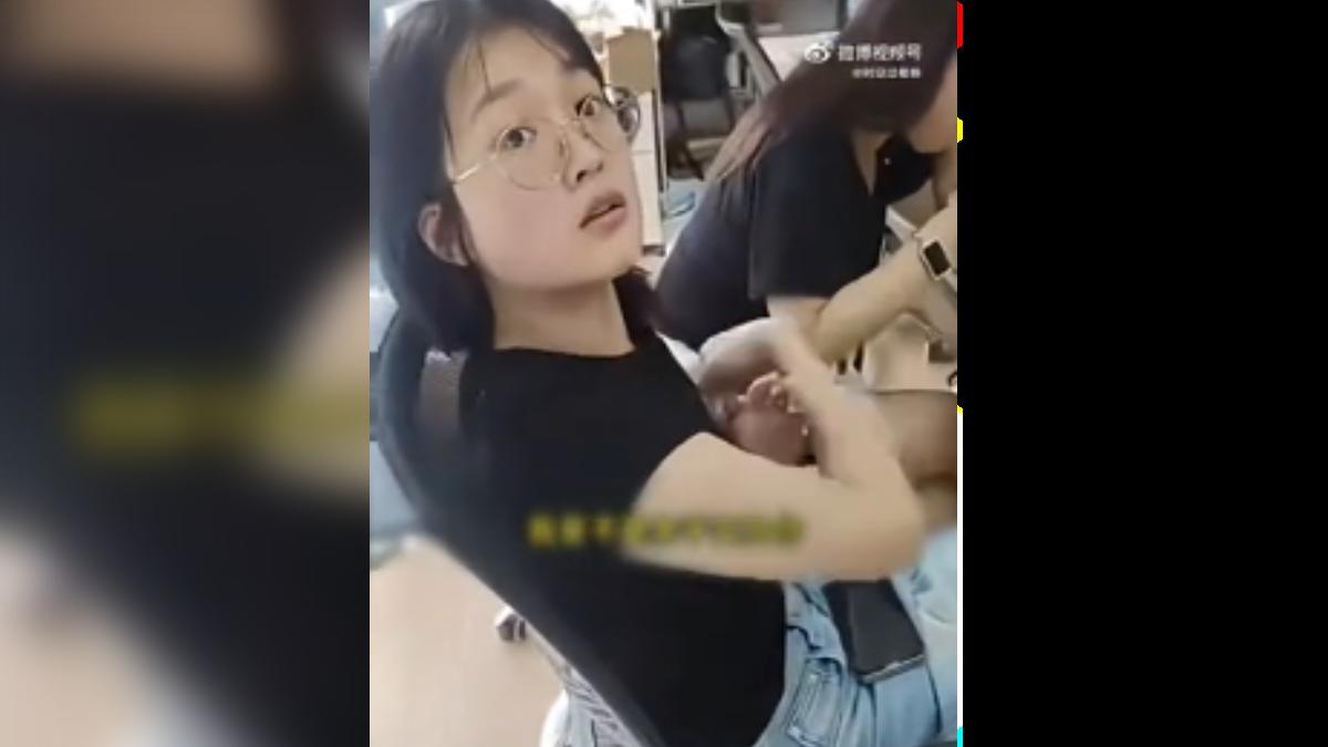大陸深圳一家科技公司的女員工,吃完外賣餐點後,竟然向平台投訴外送員超時、或者沒收到餐,導致外送員被扣錢。(圖/網路)