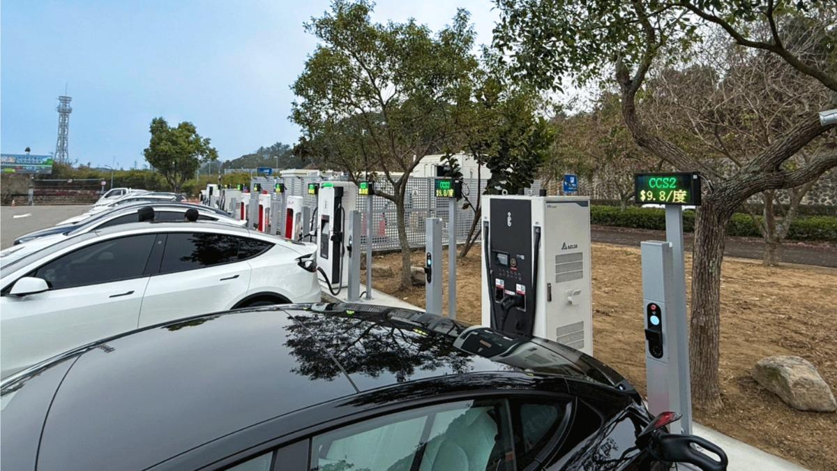 電動車充電方式主要分成家用充電與公共用充電兩種。(圖/中興電工提供)