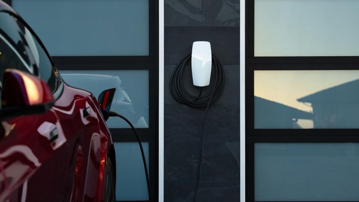 台電統計全台有超過80%的電動車車主選擇在家充電。(圖/Tesla提供)