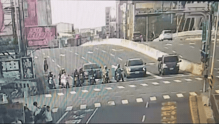 毛姓男子一早酒駕撞傷人。(圖/TVBS)