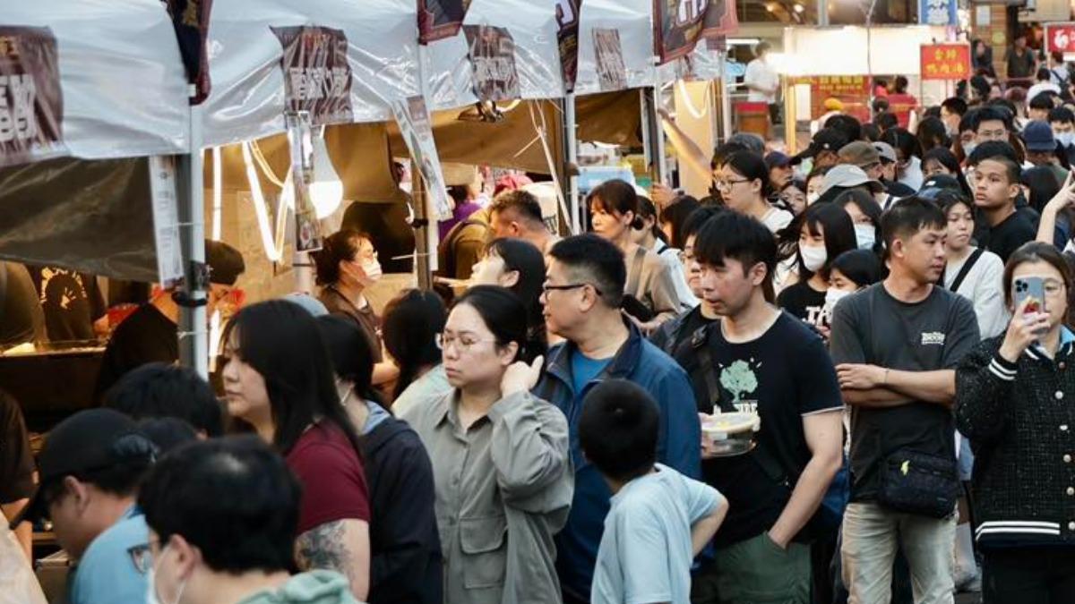 花蓮景點「東大門夜市」以近50萬人次的驚人數字稱霸榜首。（圖／翻攝自「花蓮東大門國際觀光夜市」）