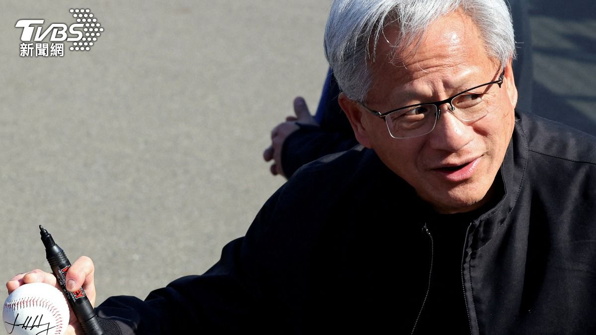 黃仁勳週五將訪南韓 網傳驚喜「受邀為斗山熊主場登板開球」