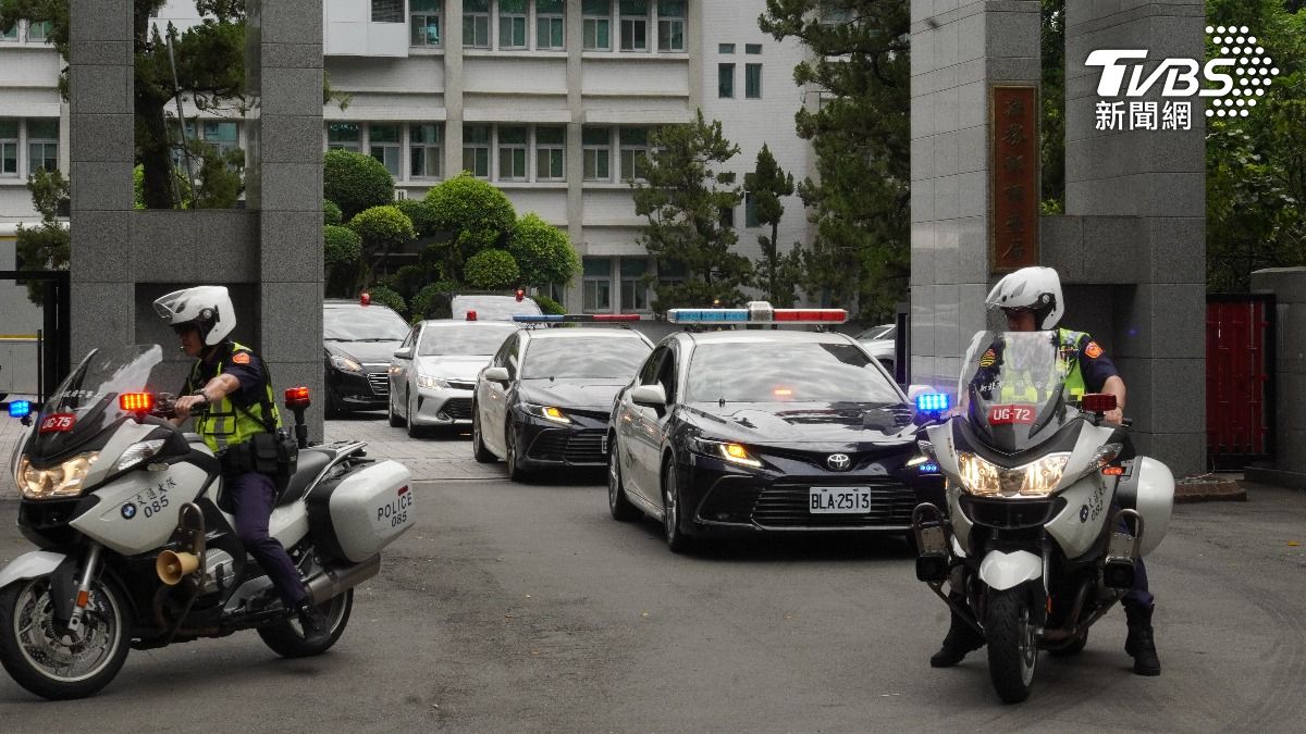 毒品銷毀戒護車隊。(圖/TVBS)
