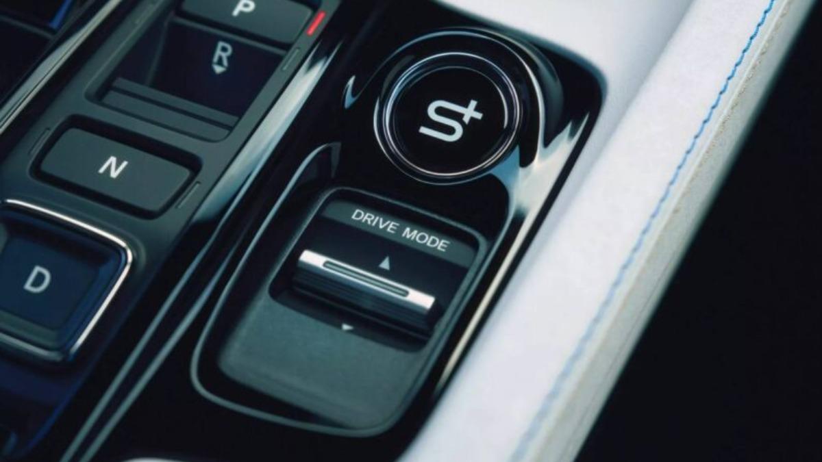 新世代Fit還將導入Honda近年積極推廣的S+ Shift技術，透過電子控制模擬引擎轉速變化與升降檔節奏，即使是油電車，也能帶來更接近傳統性能車的駕駛感受。（圖／Honda提供）
