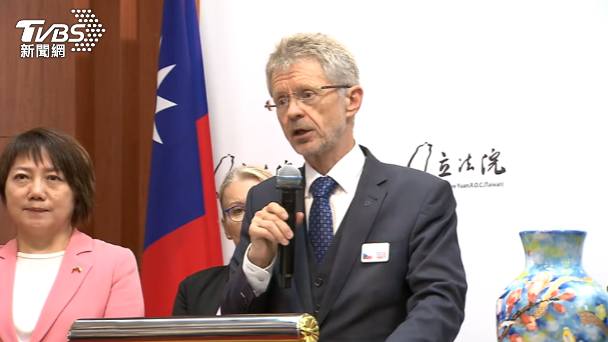 面對中共施壓,韋德齊強調捷克自己的一中政策不妨礙雙方的國會外交。(圖/TVBS)