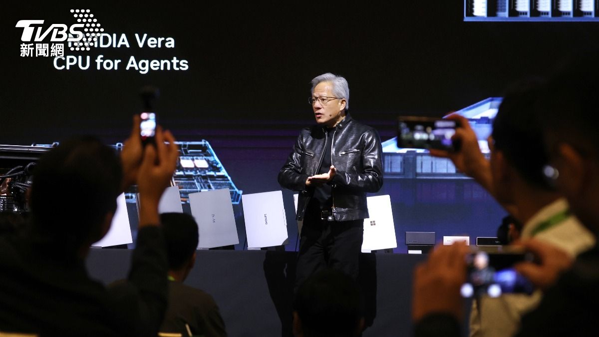 輝達執行長黃仁勳今年在演講上宣布發表「RTX Spark」、N1X晶片,也等於宣告筆記型電腦領域。(圖/華子琛攝)