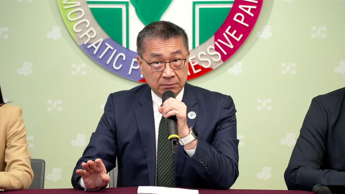 被問及是否會徵召吳淑瑾參選澎湖縣長，民進黨秘書長徐國勇表示「我不能說錯」。（圖／翻攝自民進黨YT直播）
