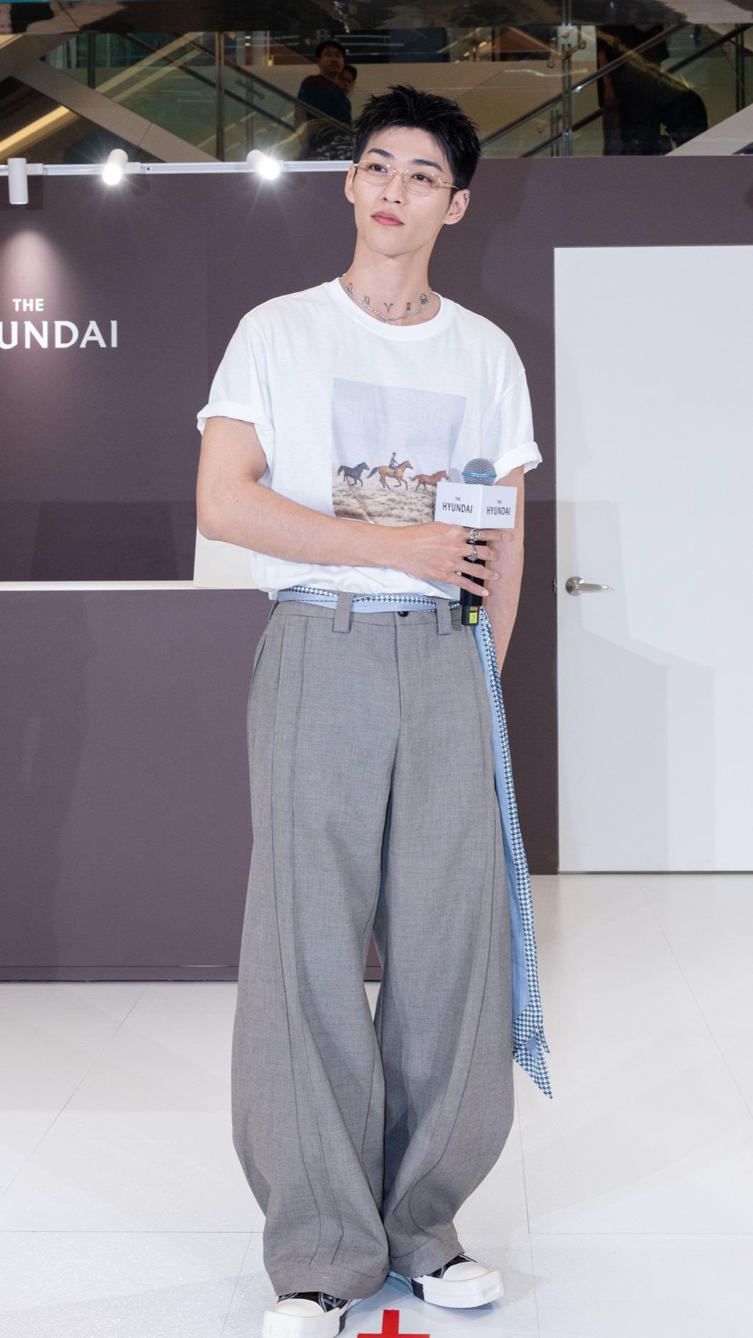 蔡承祐擔任一日店長。(圖/THE HYUNDAI 現代百貨提供)