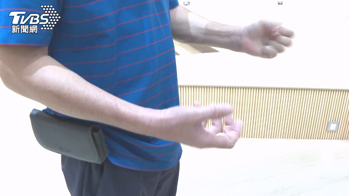 郭先生事發當時他正在進行開關箱作業,卻在一瞬間被電擊中,隨即失去意識、心跳停止。(圖/TVBS)