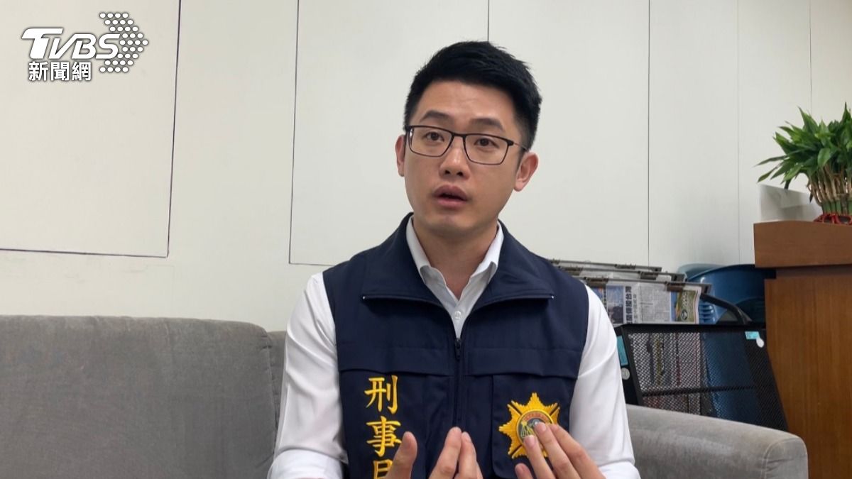 洪丞奇表示,民眾轉帳失敗或遇帳戶異常時,若有自稱客服人員要求開啟LINE視訊,要提高警覺。(圖/傅乙珮攝)