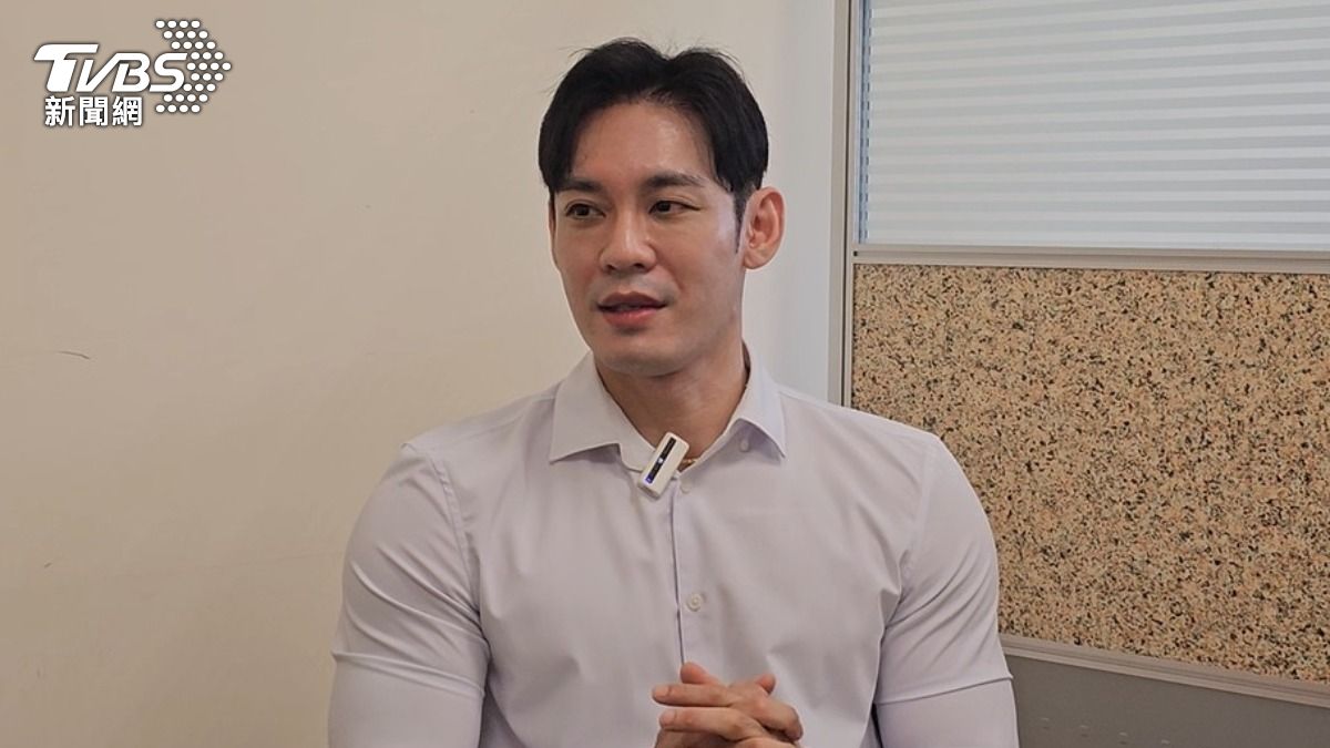 李教授長相帥氣,不少陪孩子到東華大學面試的媽媽都成迷妹。(圖/TVBS)