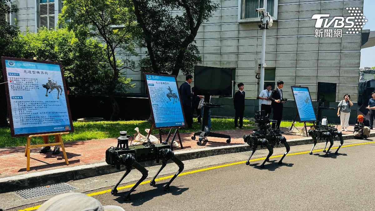 超狂新戰力!中科院3款「機器狗」來了 不只偵蒐警巡還能開槍
