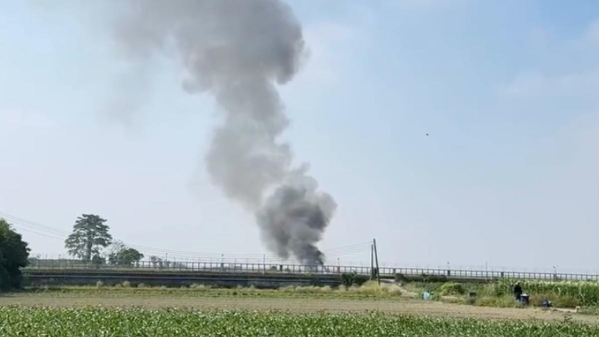 失事冒煙畫面曝!T-34墜毀「2軍官殉職」 機艙殘骸散一地