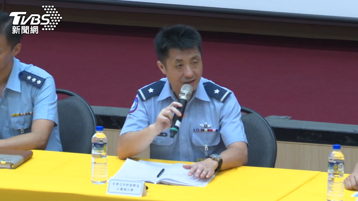 面對T-34機齡達40年的飛安疑慮，空軍強調飛機妥善率良好，並已啟動新機採購研究。(圖／TVBS)