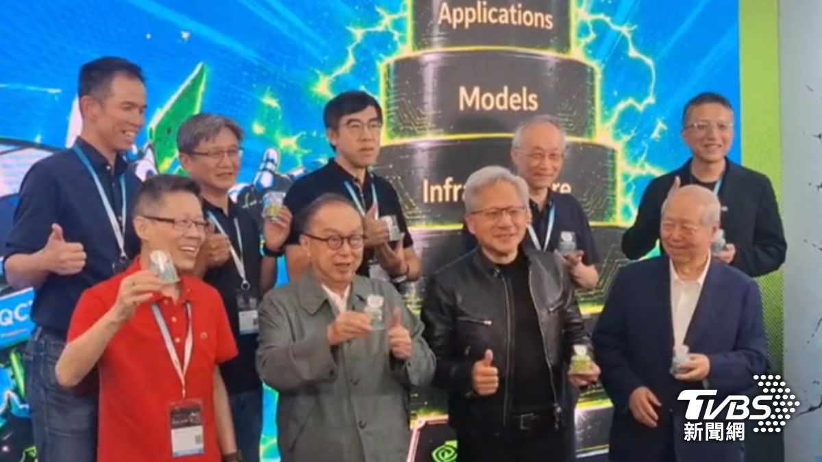 輝達執行長黃仁勳力挺合作廠商。(圖/TVBS)