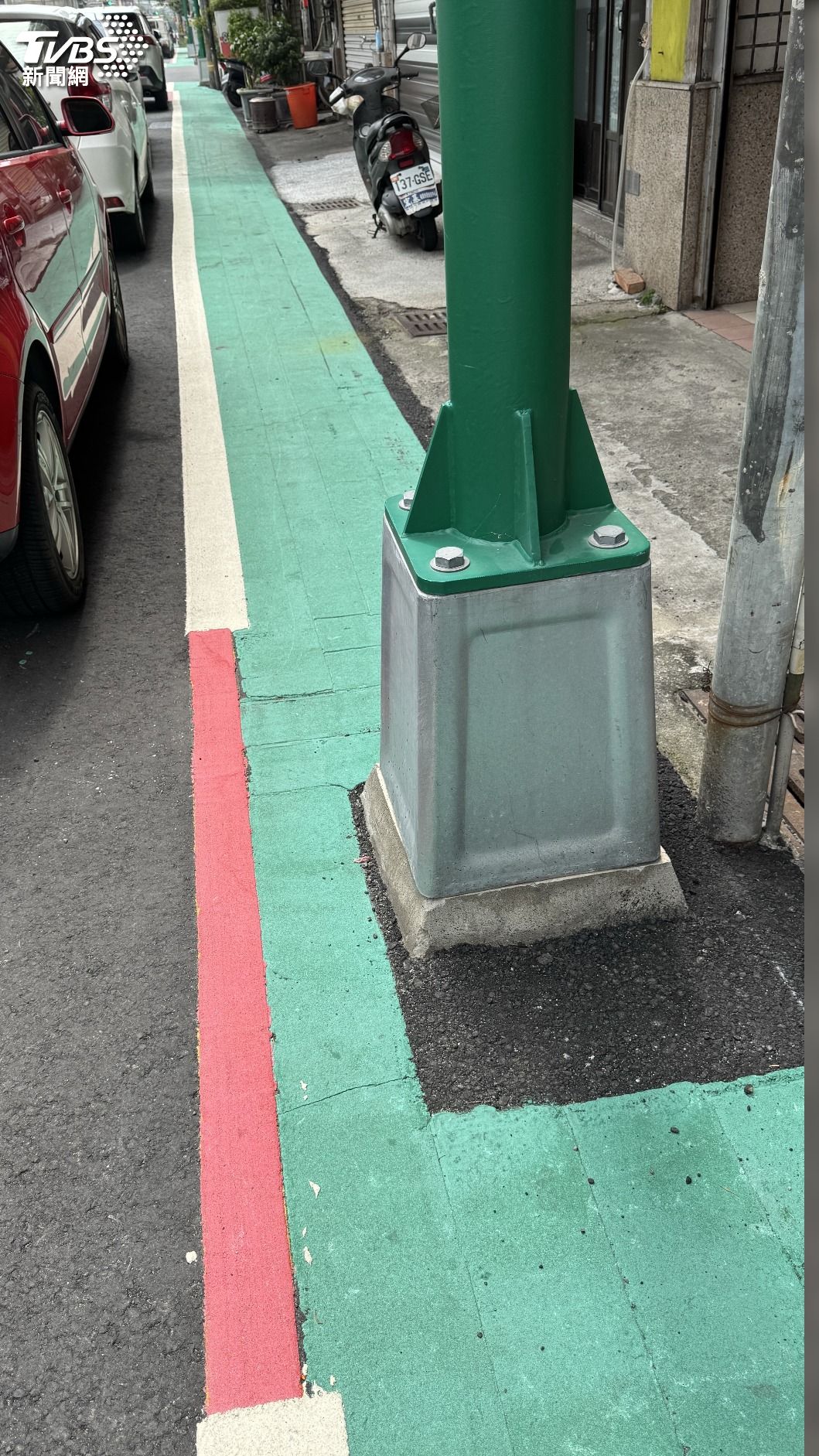 行人地獄-大雅區雅環路二段-獨木橋