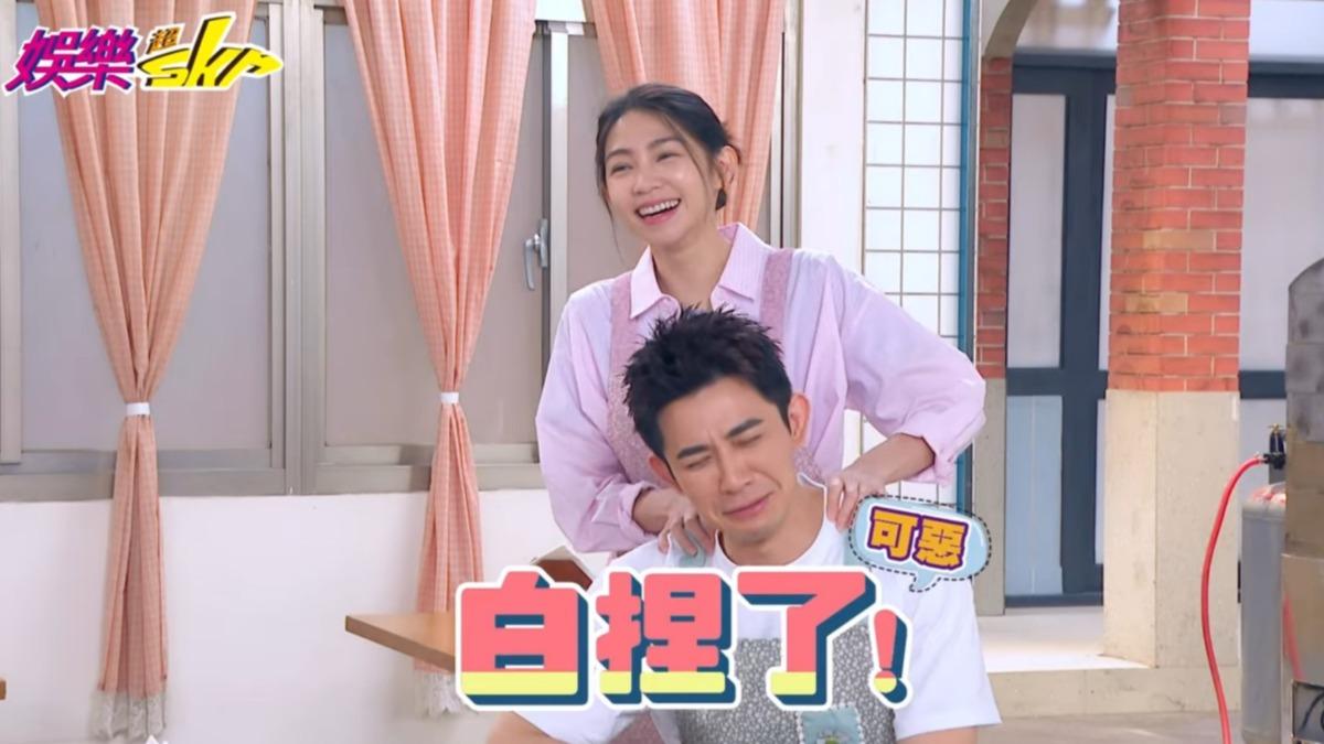 陳志強不要看!曾智希當眾「幫他搥背」放閃 同場影帝「偷吃」被抓