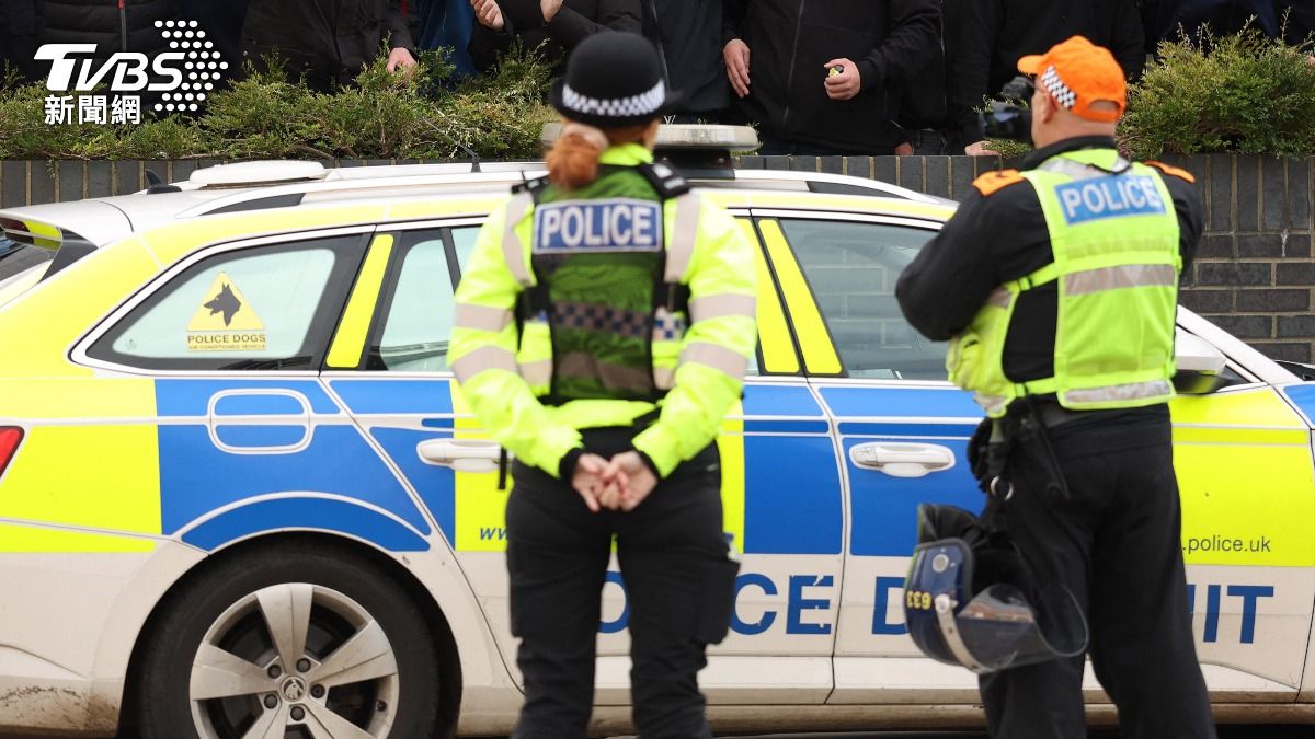 狂喊「無法呼吸」！英國白男遇刺仍被上銬　警方處置掀爭議