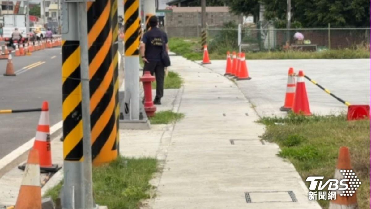 蔡男在永康區忠孝路上鎖定女高中生，企圖將她強擄至屋內性侵。（圖／TVBS）