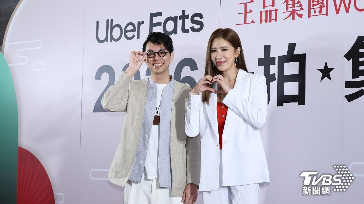 小禎(右)和簡少年。(圖/張哲鳴攝)