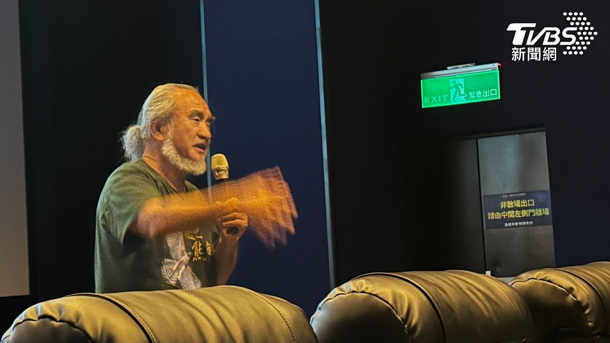 導演梁皆得形容，自己從小就喜歡鳥類，一路走來，從沒想過要放棄。（圖／陳詩璧攝）