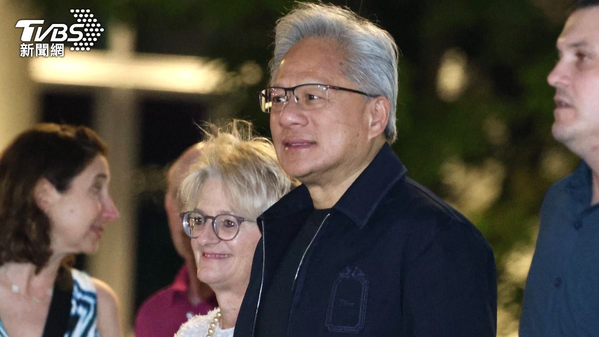 黃仁勳「人生初體驗」!攜家帶眷吃辦桌 台味十足嗨翻員工