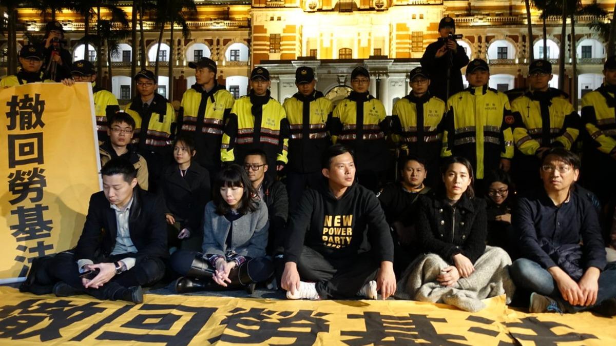 黃國昌新書稱「獨撐凱道抗議」 她揭內情大反轉:當年還甩鍋林昶佐