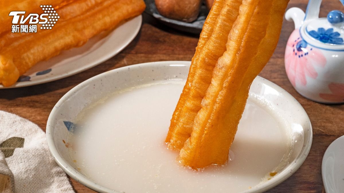 黃仁勳也愛！「杏仁茶+油條」含維生素E　專家：養膚又補蛋白