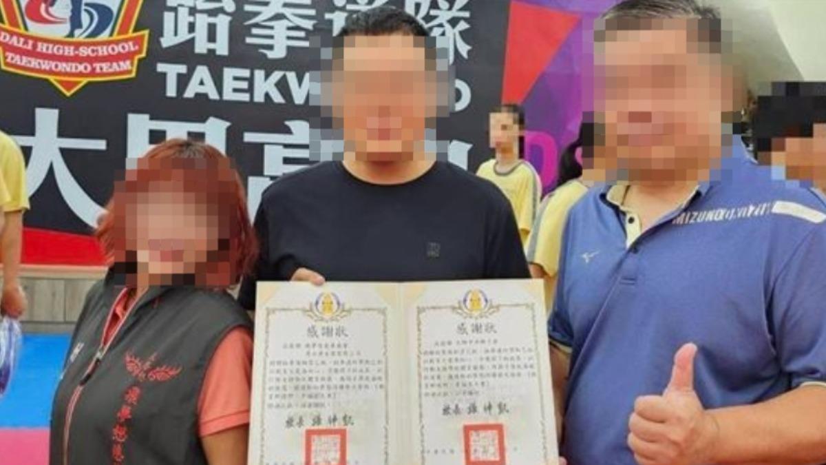 老闆夫妻活躍於政商。（圖／翻攝自臉書）